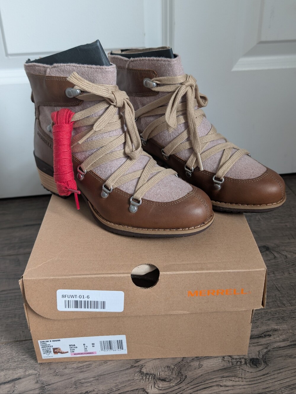 ๐ Merrell Leather Shiloh II Warm Women Short Boots Heeled Camel Brown Beige 6 - Picture 2 of 9